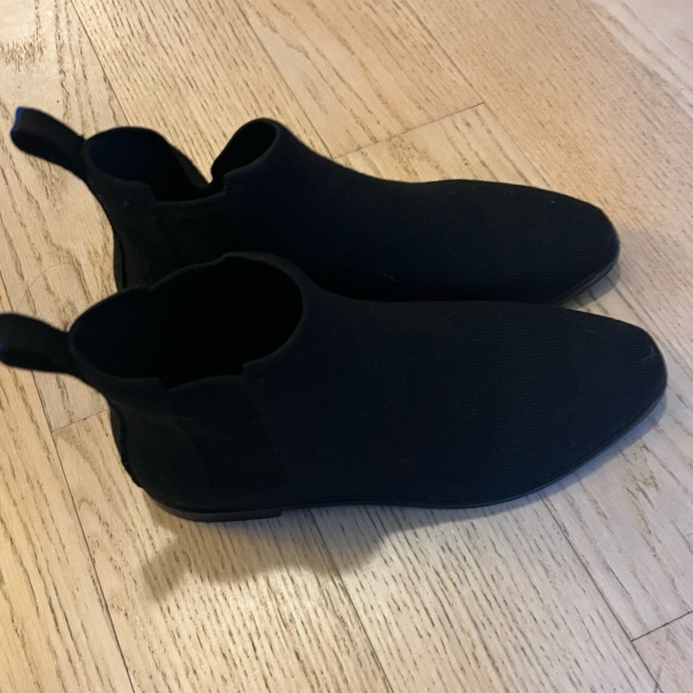 ROTHY'S Merino Wool Slip-On Ankle Booties  8.5 Color: black, onyx, merino wool